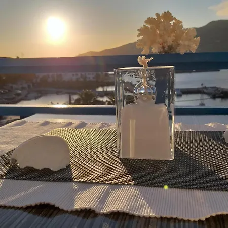 公寓 Meltemi Syros 波西多尼亚