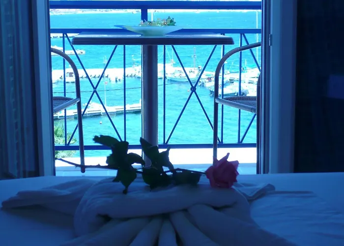 Meltemi Syros 公寓 *